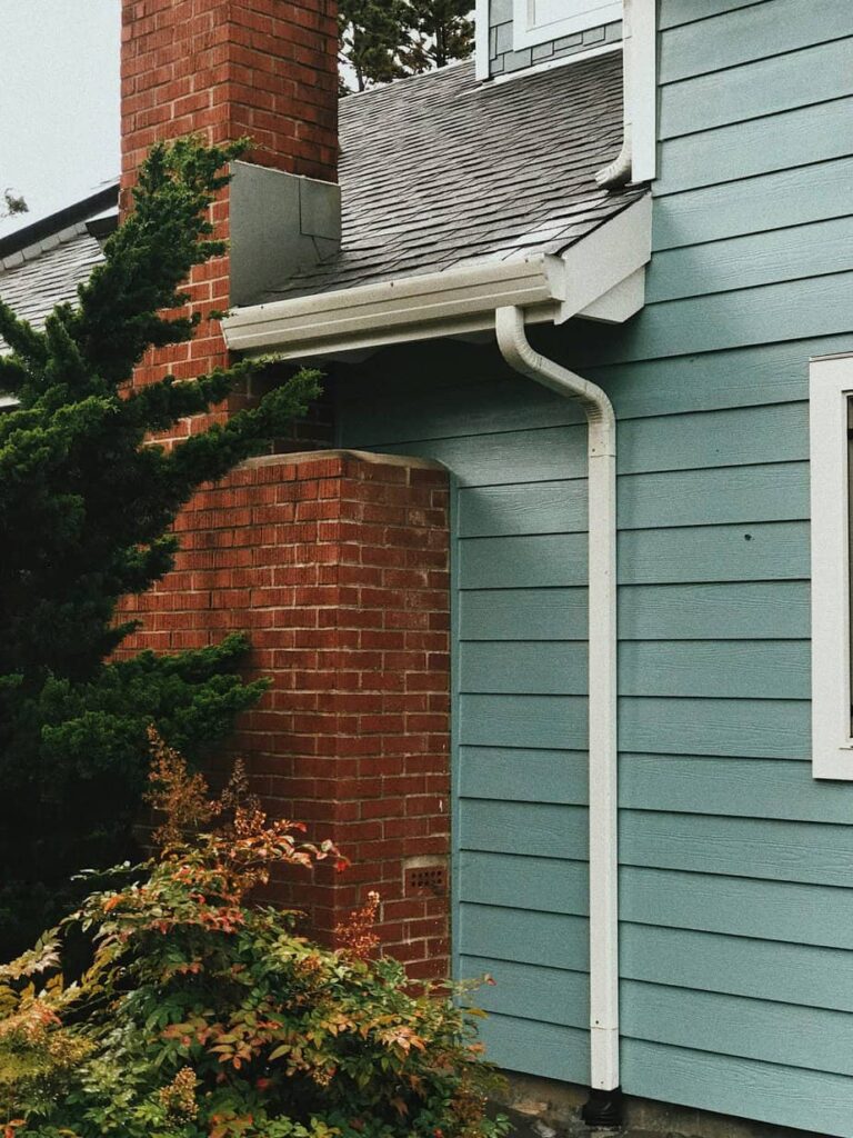 7 Insurance coverage Pitfalls of DIY Gutter Cleansing